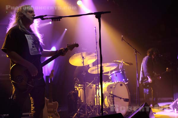 DINOSAUR JR - 2010-05-23 - PARIS - La Machine (du Moulin Rouge) - Louis Knox Barlow - Jay Mascis